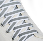 Шнурки для обуви плоские, со светоотражающей полосой, d=10мм, 110см, цв.белый 1859409
