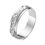 Серебряное кольцо с алмазной гранью